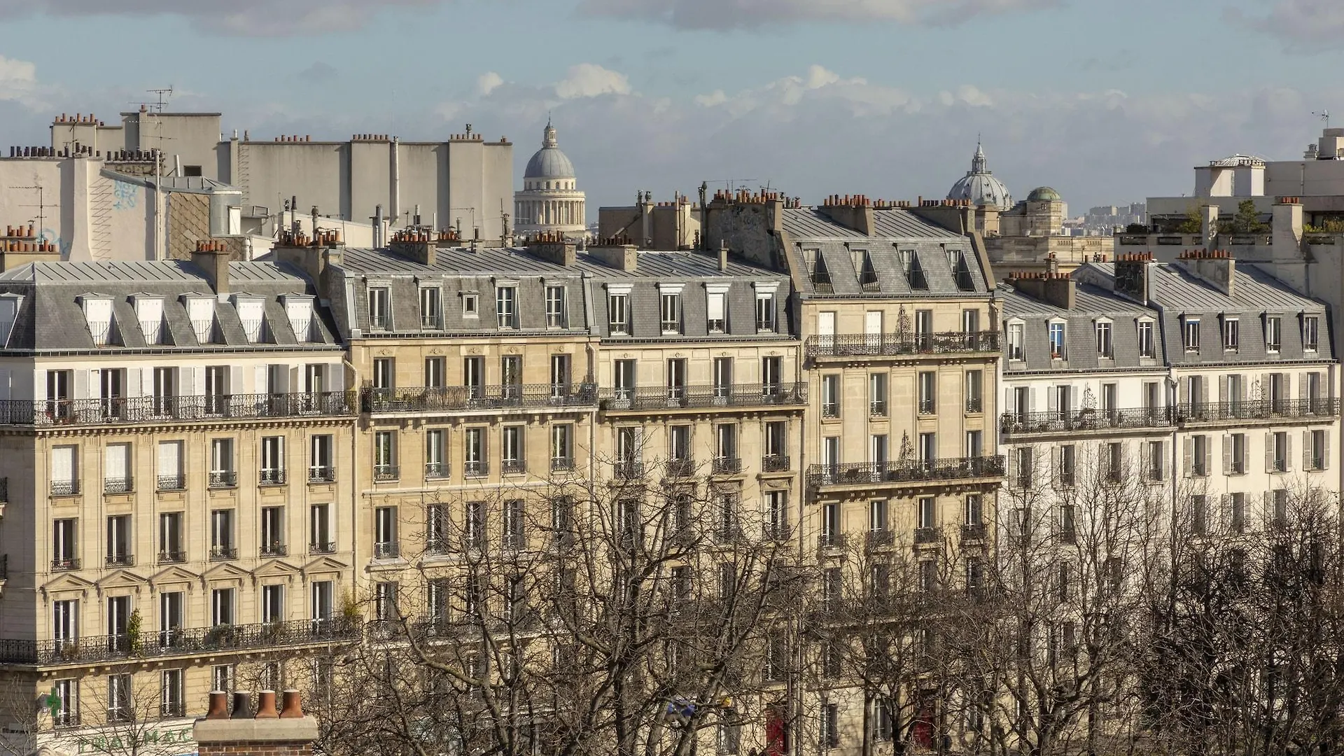 Du Lion 2* Parigi