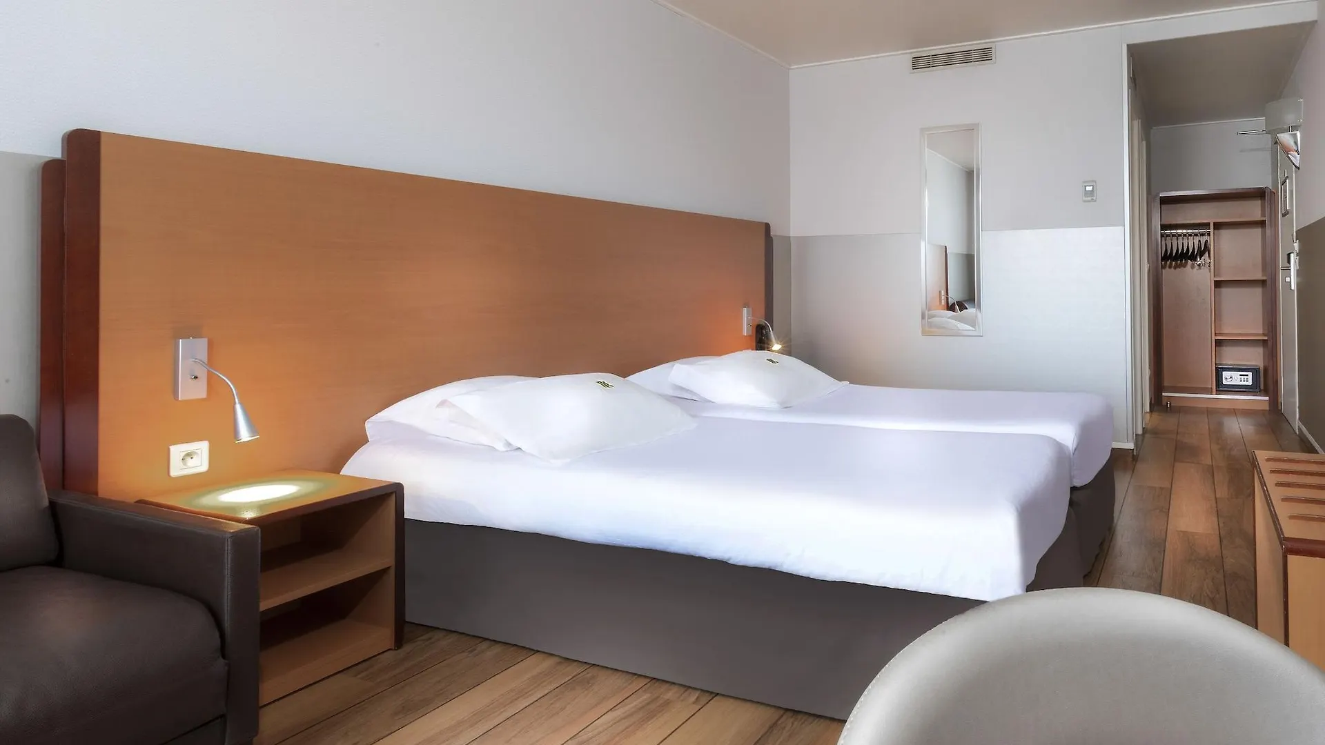 Du Lion Hotel