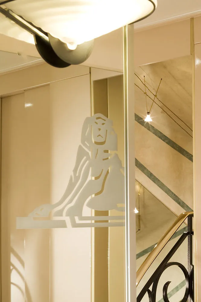 Du Lion Hotel 2*